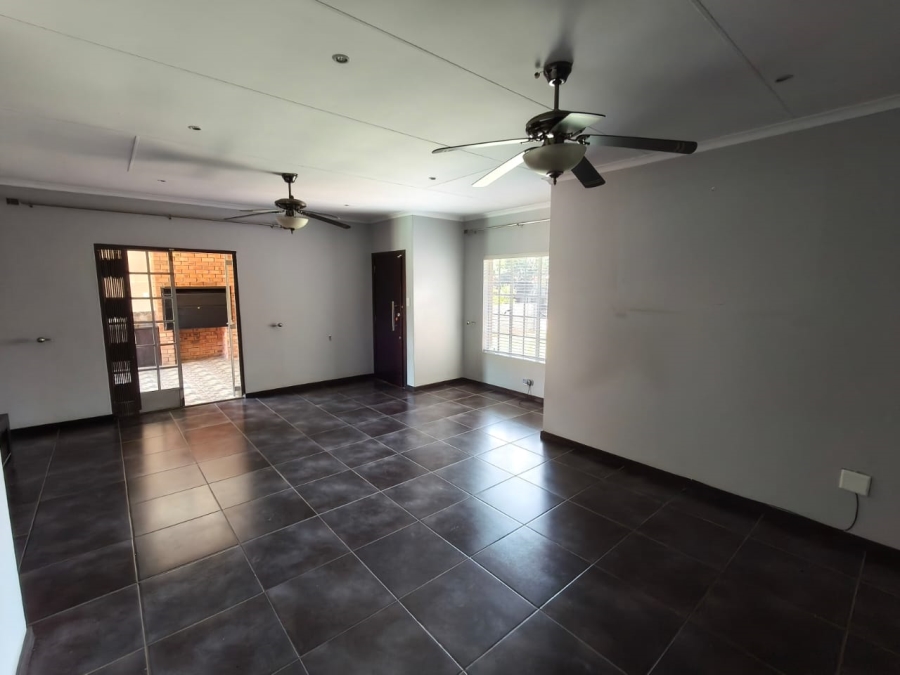 3 Bedroom Property for Sale in Waterkloof East North West